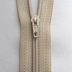 Спиральная молния Тип 4 — автомат неразъёмная 18–20 см